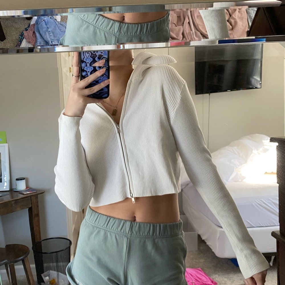 Brandy Melville Ardgen Hoodie